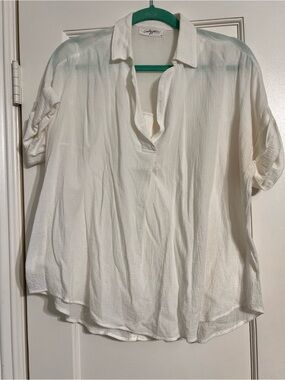 Carly Jean Los Angeles Cream V-Neck Short Sleeve Blouse